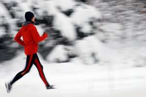 woman-running-snow